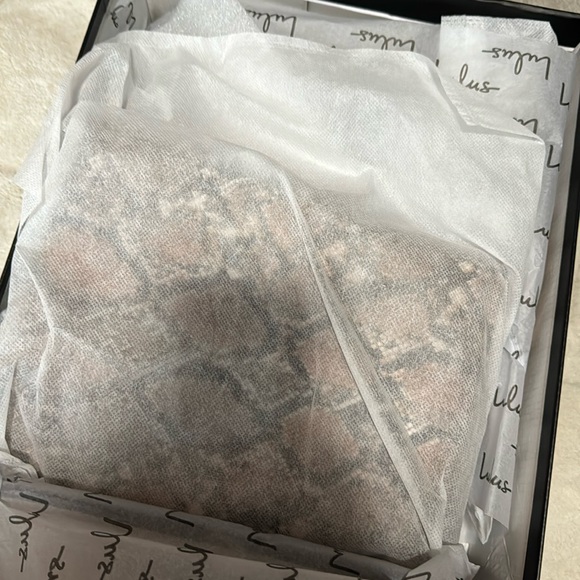 Snake print boots - Picture 3 of 3